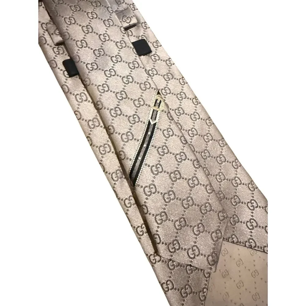 Gucci Silver GG Logo Silk Tie - Picture 3 of 10